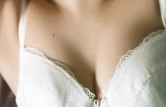 【画像】こういう女の子の控えめな乳が素晴らし過ぎる