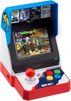 「NEOGEOmini」の公式サイト！往年のゲームファン必見の夏の新作ゲーム機とは？「「NEOGEO AES＋」、発売日が2027年9月16日へ延期」