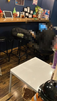 【画像】意識高い系社員、閉店間際のクレープ屋でWEB会議を始めて大炎上ｗ