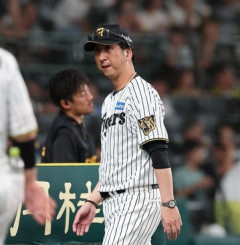 阪神・立石がまさかの落球→藤川監督「もうやめておきましょう」