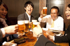 高学歴な新入の歓迎会だった。部長「そういえば（私）は高卒だよな。なんでこの会社にいるんだｗ」周囲「次の職場でもがんばれよ！」私「….！？」