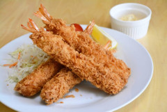 謎の勢力「エビフライの尻尾は食べる」