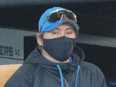 ハム新庄監督「あした！　あした！」試合終了からわずか5分で帰途に