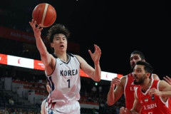 【アジア大会】バスケ韓国代表「次は宿敵・日本との対決。気合入れて絶対勝つぞ！」→妨害行為レベルのアクシデント発生で不穏な空気に・・・