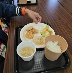 【悲報】名古屋アジア大会の会場メシ、タイ代表コーチに「毎日野菜ばっかり」と嘆かれる・・・・・・・・・