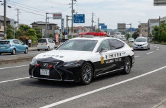 レクサス最上級車「LS500h」を香川県警に寄贈…全国初のパトカーに活用！