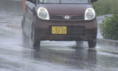 【台風25号】東京キー局「うぉぉ！瞬間風速50m！雨量400mm越え！撮れ高が期待できる！気張っていくぞ！」