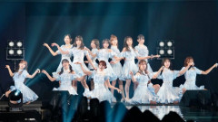日向坂46、「イチャイチャ虫」など6曲熱唱で大トリ飾る　小坂菜緒ら14人がランウェイに登場「貴重な機会をいただけた」