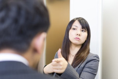 男「お詫びにご飯でも奢るよ」女さん「はあ？なら金だけくれよ」→…大共感、大絶賛の7ま～んいいねｗｗｗｗｗｗｗ⇒！