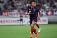 FC東京が2選手の負傷離脱を発表　DF長友佑都が右膝前十字靭帯損傷、MF本間至恩は左ハムストリング肉離れ