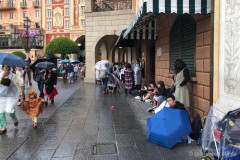 【衝撃】台風のディズニーランド、普通に客が押し寄せるｗｗｗｗｗｗｗｗｗｗ