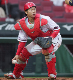 FAで坂倉獲得したら佐藤都志也は出ていく？