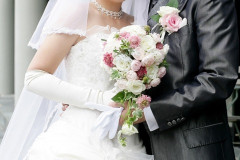 義理の兄弟から「来年のGWは結婚式だから空けておいてね」と連絡が来た…せっかく家族で旅行を計画してたのに…