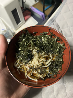 【画像】エノキをこうやって食ったことある？