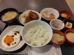 【画像】朝食バイキングの正解、見つかるｗｗｗｗｗ