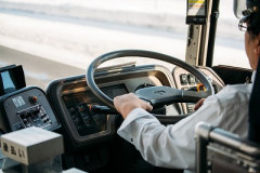 【悲報】アジア大会の送迎バス、道が分からない運転手を集めていた。メディアもブチギレｗｗｗｗ