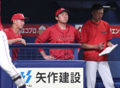 カープ新井監督が〝若手優先起用〟への切り替えを否定「それはない。今は若手たくさん出てるでしょ！」