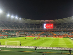 【画像】サッカー日本代表の試合、ガラガラすぎてヤバいｗｗｗｗｗｗ