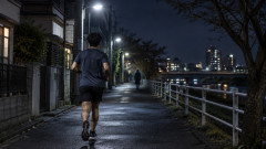 【恐怖】 深夜にジョギングしてると結構怖い目に遭うよな…夜道で体験したゾッとする話
