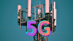 5Gが繋がらない！激怒したインドの村人たちが技術者を塔に縛り付ける