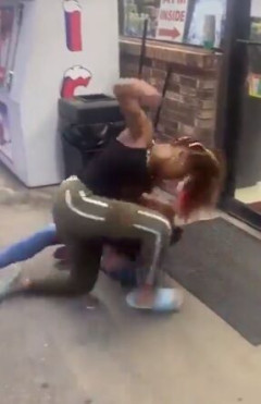【悲報】黒人女さん、喧嘩が強すぎるｗｗｗｗｗｗｗ