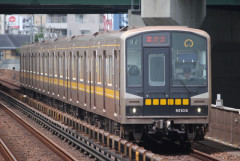 【画像】ワイ「名古屋？車社会だから電車の本数少ないんやろ」→時刻表見た結果…