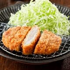 歳取ったら肉より魚とか大人ぶってない？40過ぎてるけど唐揚げトンカツ焼き肉モリモリ食ってるわ