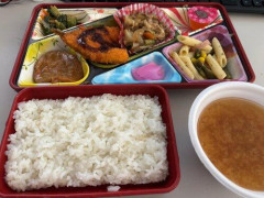 【悲報】会社の社食が「こういう感じ」のところで働いてる奴