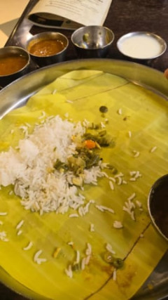 【画像】ワオ、インドで昼飯