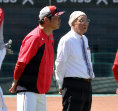 カープ松田オーナー、補強を約束「新井監督を最大限バックアップする。チャンスに強い打者が必要」