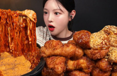 YouTubeさん、 摂食障害規制強化で一部大食いユーチューバーの収益剥奪を開始