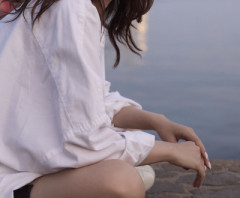 【画像】この水着女子とやれるかどうか、意見が分かれてしまうwwwww