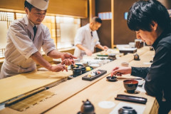 【悲報】高級お寿司屋さん「ウチは勝ち組のための社交場です。一般人が金貯めて来る店じゃないです…。」←これｗｗｗｗ