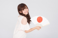 結婚式挙げるんだけど義兄夫婦は呼びたくない。義兄子が私にベッタリすぎるし義兄夫婦の育児方針も気にくわない。旦那親戚からは呼ぶべきだと言われるけど…→スレ民の意見は？？