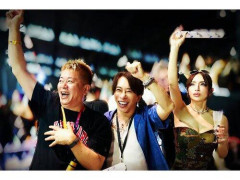 【悲報】浜崎あゆみさん、ULTRA JAPANに降臨！松浦勝人さん、ホリエモンさんらとのレアショット公開「表情がギャルい」「avexしか勝たん」ｗｗｗｗｗｗｗｗｗｗ