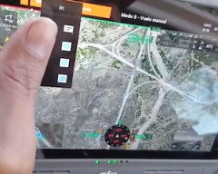 【動画】メキシコの検問所にドローンから爆弾を投下するコントローラー画面。