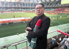 【爆笑】金正恩のそっくりさん、「ミサイル」を抱えてアジア大会の韓国―北朝鮮戦に現れ北朝鮮を批判してしまうwwwwwwwwww