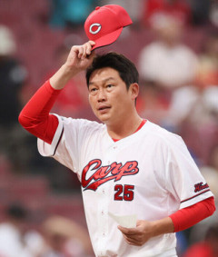 【悲報】松田オーナー、新井監督に「明るく元気よくやらんかい！」