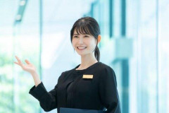 【朗報】この5連休、サービス業でずっと働いてた奴wwwwwwwwww
