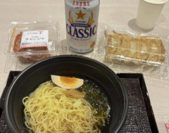 【画像】ドーミーインで「夜鳴きそば」食うでwwwww