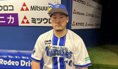 DeNA・戸柱恭孝、誰もいないベンチを気にするヒーローインタビュー