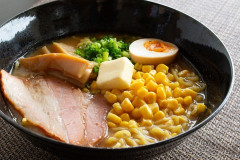 味噌バターコーンラーメンとか言う無能