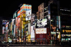 秋葉原座る場所がない