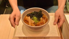 【画像】ドーミーインで「夜鳴きそば」食うで🤣🤣🤣