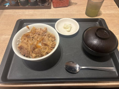 【悲報】X民「松屋のポテトサラダちっさくね？」