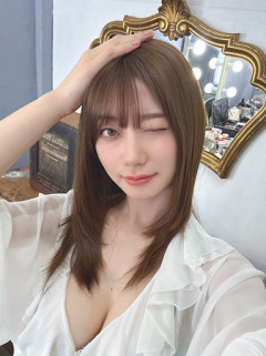 【画像】瀬戸環奈さんのツーショット会場、厚底ブーツを装備して対抗する男性ファン現るｗｗｗｗ