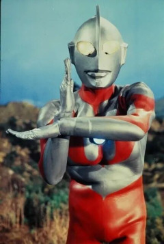 ウルトラマン←知名度の割には皆見てないよな