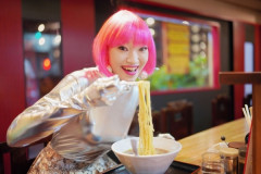 【悲報】有識者「セクシー女優がラーメンを食う理由、コチラ」⇒ｗｗｗｗｗｗｗ