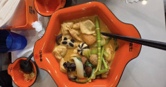 【悲報】女版二郎ことマーラータン、どの店も行列