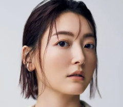 【画像】花澤香菜(37)「ピチピチギャルにはまだ負けない」←ご尊顔がこちら